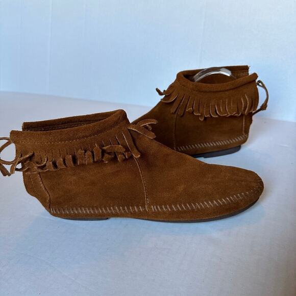Minnetonka 282 Women's Brown Suede Fringe Ankle Boots Hard Sole Sz 7 Zip Closure - Picture 8 of 12